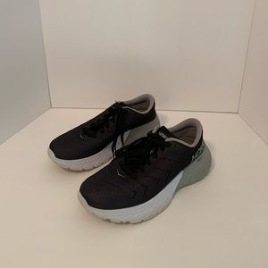 Hoka One One Profly Women’s 7.5 Black/Grey